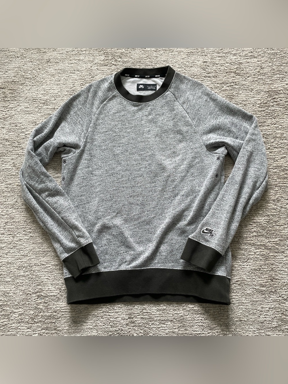 Nike SB Everett Long Sleeve Knit Sweatshirt Mens Size Medium Green Gray Crewneck